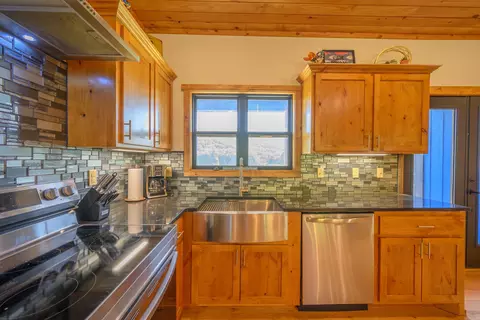 Kitchen - 3780 River Rd, Guion, AR 72540 photo 8 of 9
