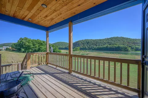 Exterior - 3780 River Rd, Guion, AR 72540 photo 4 of 7