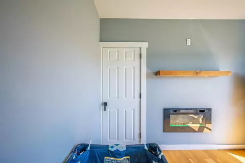 Entry Way - 3780 River Rd, Guion, AR 72540 photo 2 of 4