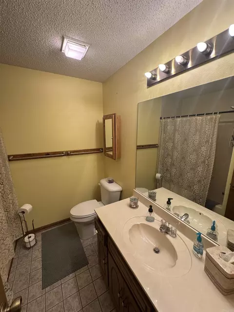 Bath - 11703 Dalin Rd, Cabot, AR 72023 photo 2 of 7
