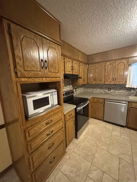 Kitchen - 11703 Dalin Rd, Cabot, AR 72023 photo 5 of 7