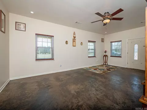 Living - 3 Conrad Cv, Conway, AR 72032 photo 3 of 5