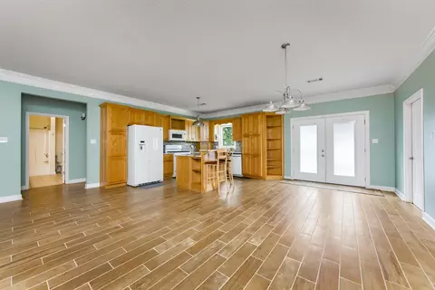 Living - 31 Ridgefield Dr, Ward, AR 72176 photo 2 of 6
