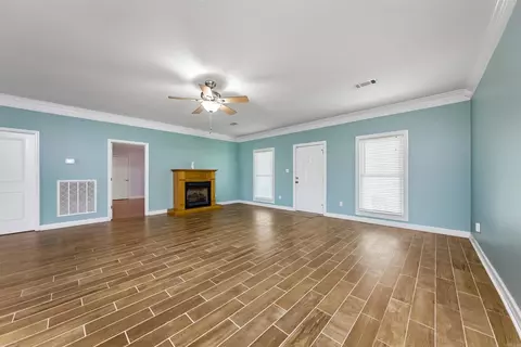 Living - 31 Ridgefield Dr, Ward, AR 72176 photo 3 of 6