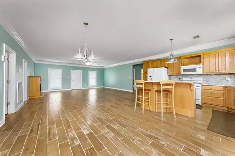 Living - 31 Ridgefield Dr, Ward, AR 72176 photo 6 of 6