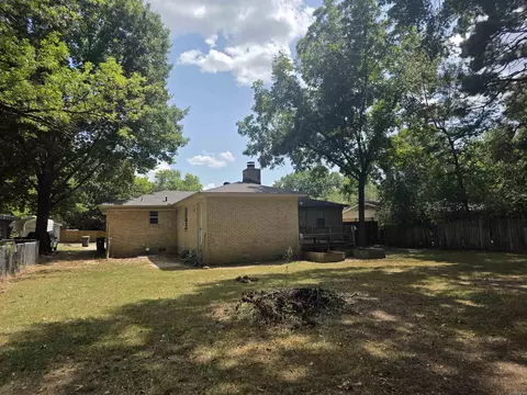 Exterior - 2106 Independence Ave, Conway, AR 72034 photo 6 of 10