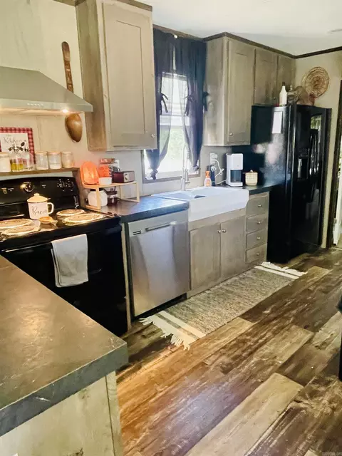 Kitchen - 5268 Miller County 5, Doddridge, AR 71834 photo 2 of 2