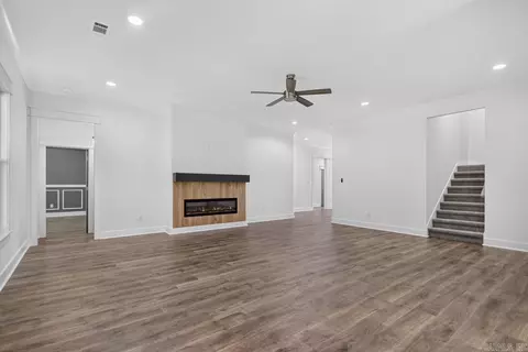 Living - 7065 Cold Creek Dr, Alexander, AR 72002 photo 2 of 4