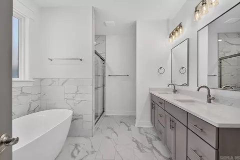 Bath - 7065 Cold Creek Dr, Alexander, AR 72002 photo 3 of 5