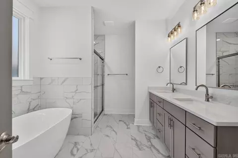 Bath - 7065 Cold Creek Dr, Alexander, AR 72002 photo 3 of 5