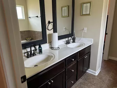 Bath - 5304 Glenn Cv, Bryant, AR 72022 photo 3 of 4