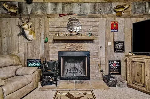 Living - 100 County Road 866, Gregory, AR 72059 photo 3 of 5