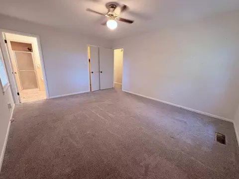 Bedroom - 352 Hwy 62412, Ash Flat, AR 72513 photo 2 of 6