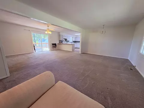 Living - 352 Hwy 62412, Ash Flat, AR 72513 photo 3 of 5