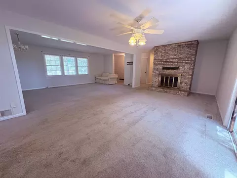 Living - 352 Hwy 62412, Ash Flat, AR 72513 photo 1 of 5