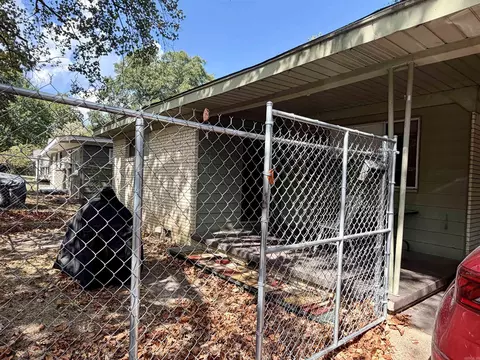 Exterior - 204 S Second St, Benton, AR 72019 photo 10 of 12