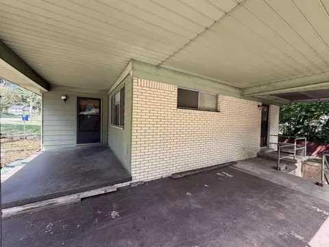 Exterior - 204 S Second St, Benton, AR 72019 photo 2 of 12