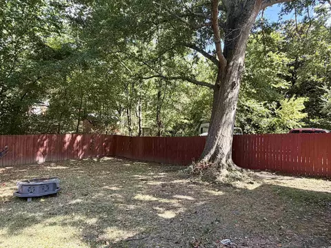 Exterior - 204 S Second St, Benton, AR 72019 photo 7 of 12