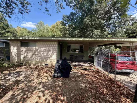 Exterior - 204 S Second St, Benton, AR 72019 photo 4 of 12