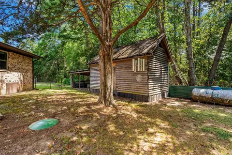 Exterior - 564 Green Tree Rd, Clinton, AR 72031 photo 5 of 10