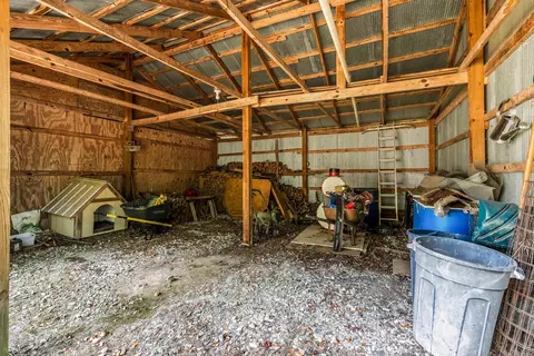 Exterior - 564 Green Tree Rd, Clinton, AR 72031 photo 6 of 10