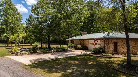 Exterior - 564 Green Tree Rd, Clinton, AR 72031 photo 2 of 10