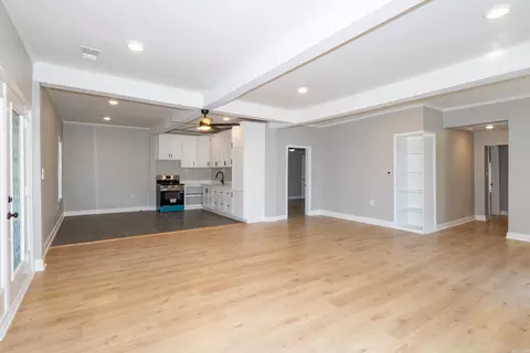 Living - 1018 River St, Benton, AR 72015 photo 1 of 7