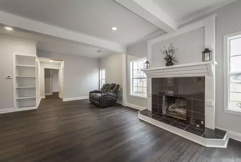 Living - 1018 River St, Benton, AR 72015 photo 3 of 7