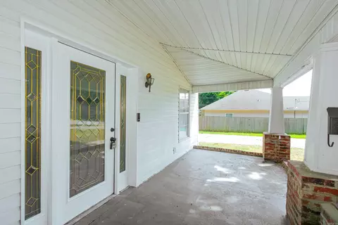 Exterior - 1018 River St, Benton, AR 72015 photo 2 of 5