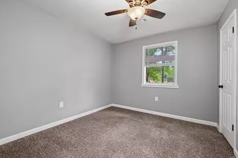 Bedroom - 6521 Grayson Dr, Benton, AR 72019 photo 3 of 4