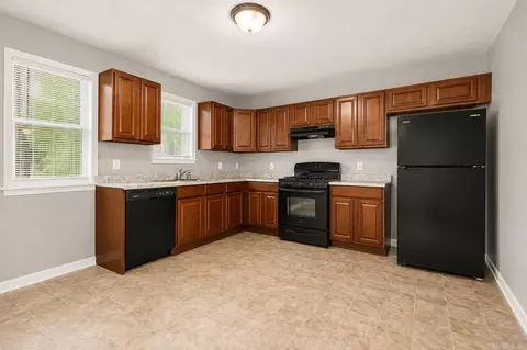 Kitchen - 6521 Grayson Dr, Benton, AR 72019 photo 1 of 2