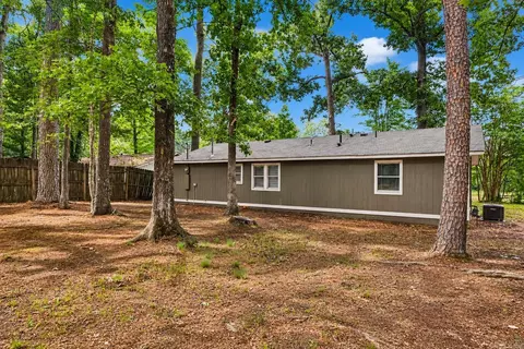 Exterior - 6521 Grayson Dr, Benton, AR 72019 photo 4 of 5