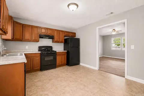 Kitchen - 6521 Grayson Dr, Benton, AR 72019 photo 2 of 2