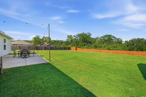 Exterior - 200 Hemlock Dr, Conway, AR 72032 photo 2 of 5
