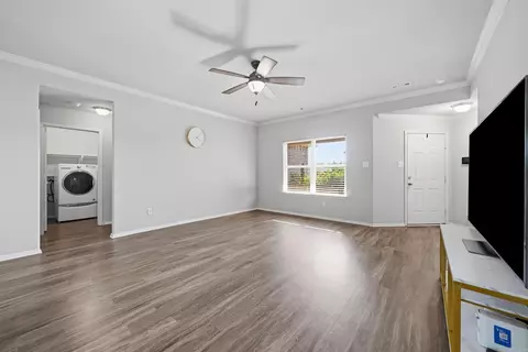 Living - 200 Hemlock Dr, Conway, AR 72032 photo 2 of 3