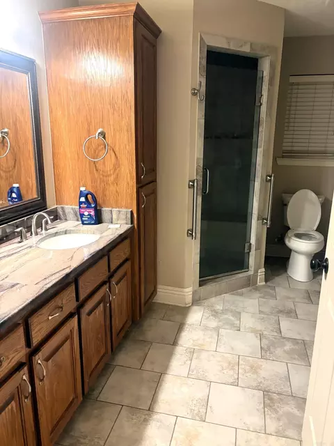 Bath - 104 Shalie Cove Cor, Ashdown, AR 71822 photo 1 of 2