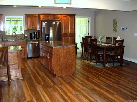 Kitchen - 104 Shalie Cove Cor, Ashdown, AR 71822 photo 6 of 6
