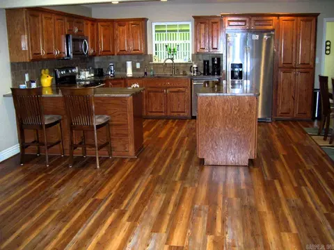 Kitchen - 104 Shalie Cove Cor, Ashdown, AR 71822 photo 5 of 6
