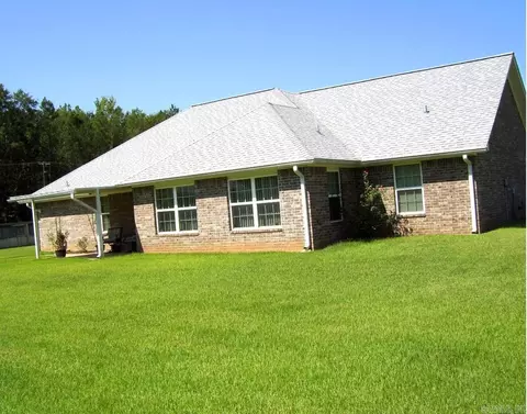 Exterior - 104 Shalie Cove Cor, Ashdown, AR 71822 photo 5 of 9
