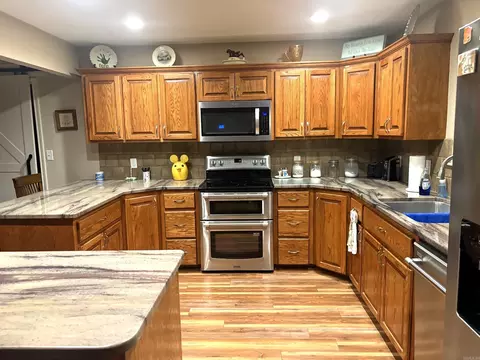 Kitchen - 104 Shalie Cove Cor, Ashdown, AR 71822 photo 3 of 6