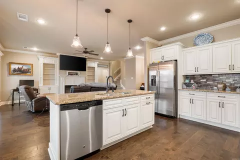 Kitchen - 6263 Alan Dr, Jonesboro, AR 72404 photo 4 of 5