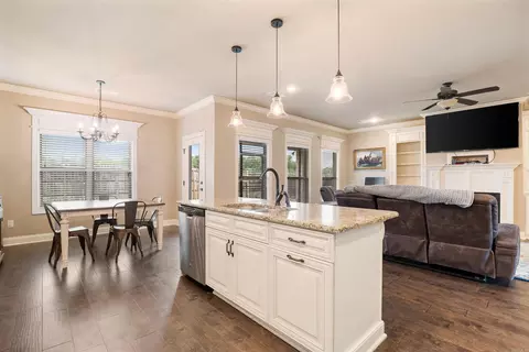 Kitchen - 6263 Alan Dr, Jonesboro, AR 72404 photo 5 of 5