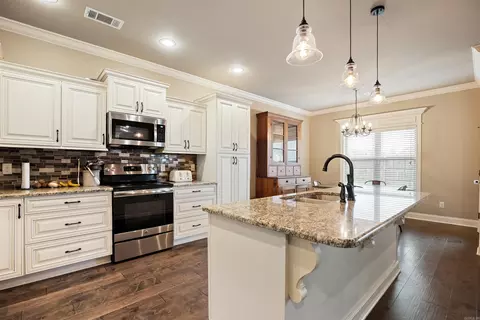 Kitchen - 6263 Alan Dr, Jonesboro, AR 72404 photo 1 of 5