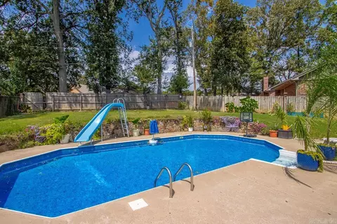 Exterior - 1185 Cambridge Cir, Benton, AR 72019 photo 10 of 14