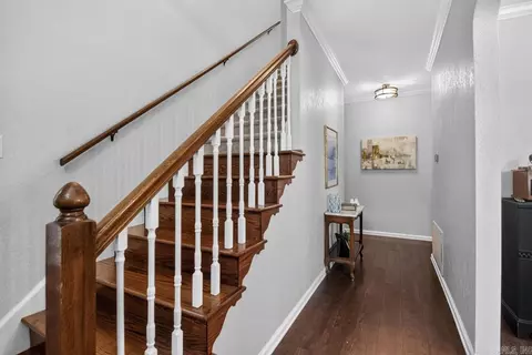 Entry Way - 1185 Cambridge Cir, Benton, AR 72019 photo 3 of 3