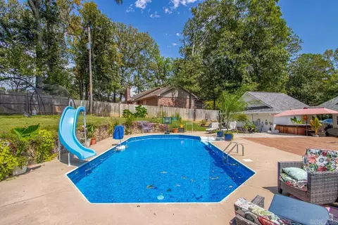 Exterior - 1185 Cambridge Cir, Benton, AR 72019 photo 12 of 14