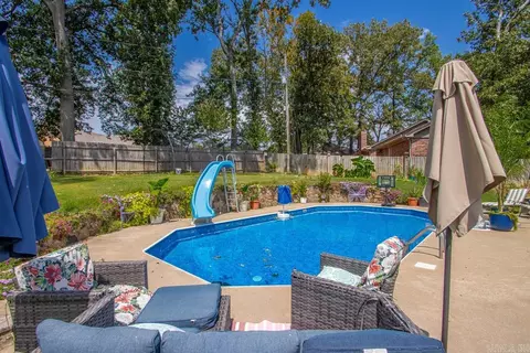Exterior - 1185 Cambridge Cir, Benton, AR 72019 photo 11 of 14