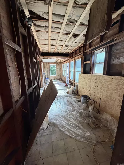 Entry Way - 214 E Walnut St, De Valls Bluff, AR 72041 photo 1 of 2