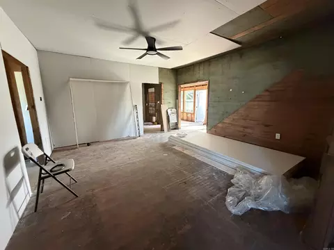 Living - 214 E Walnut St, De Valls Bluff, AR 72041 photo 2 of 4