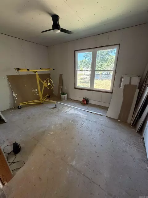 Bedroom - 214 E Walnut St, De Valls Bluff, AR 72041 photo 2 of 2